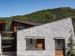 Kamień Rock Face Rock Face Dias 13 – Hurtownia Kamienia El-Pol