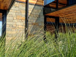 Kamień nieregularny (dzikówka) PIASKOWIEC SZARY 18 – Hurtownia Kamienia El-Pol