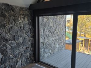 Kamień Rock Face Rock Face Evenos Black 9 – Hurtownia Kamienia El-Pol