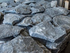 Kamień Rock Face Rock Face Evenos Black 8 – Hurtownia Kamienia El-Pol